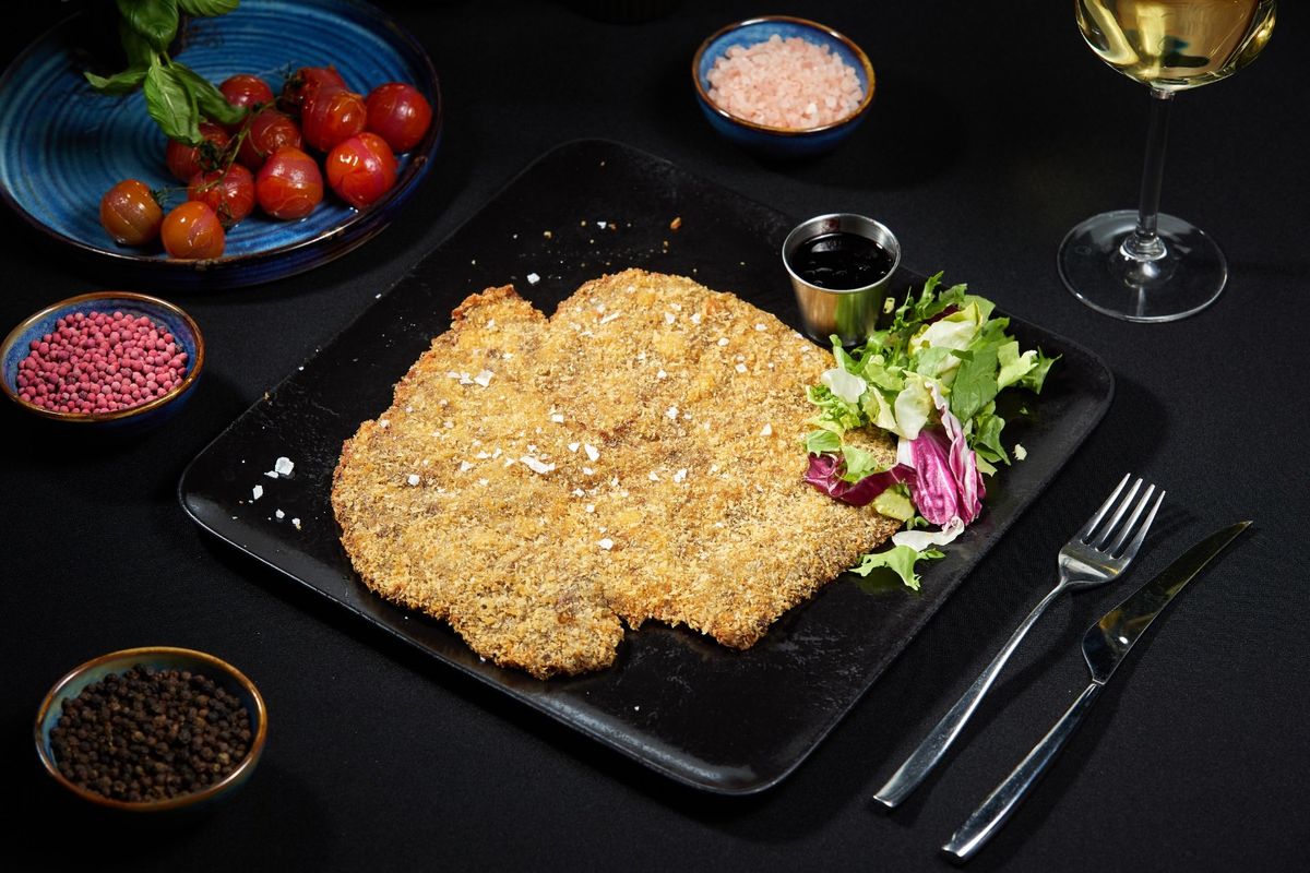 Șnițel Din Mușchi de Vită cu Dulceața de Afine